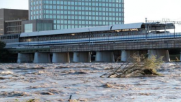 “海贝思”袭日致使多地暴发洪灾交通瘫痪 至少35人死亡