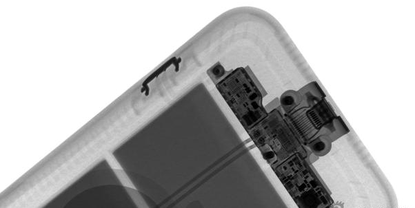 X光照射苹果智能电池壳 新增拍照键是怎样工作的？