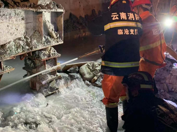 云南安石隧道突泥涌水已致8人遇难 目前尚有4人失联