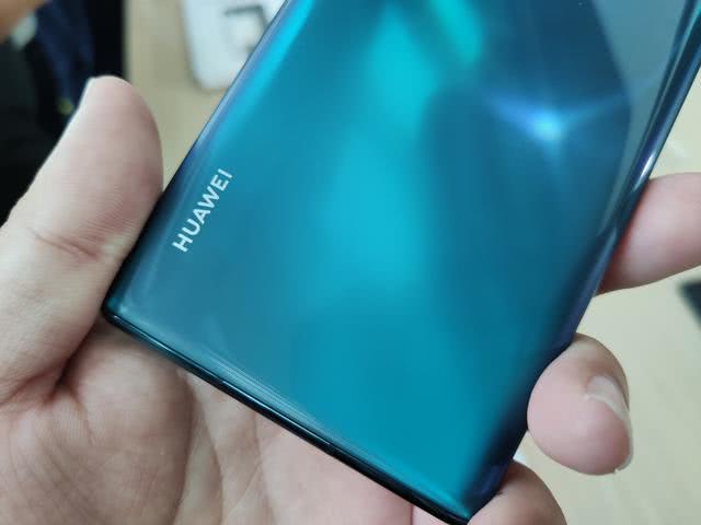 华为官方宣布降低4款Mate30系列的价格你一直在等吗