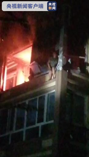 黑龙江哈尔滨一民宅煤气罐发生爆炸 1人受伤
