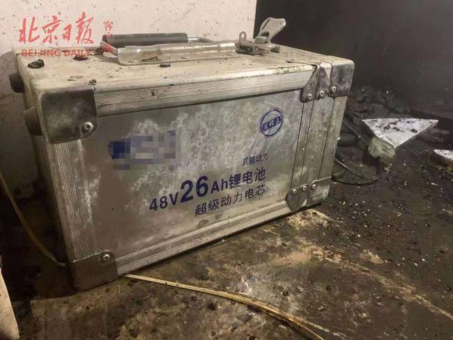 又是电动车火灾！北京一居民楼深夜大火致一死一伤