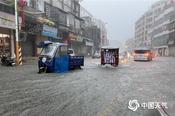 昨天（5月31日），广东惠州遭遇强降雨。（图/方丹伟）