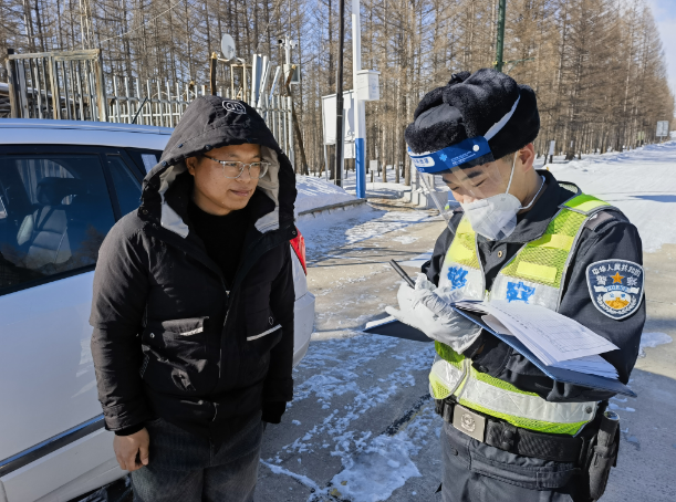 延边边境管理支队双目峰边境检查站积极开展边境检查工作