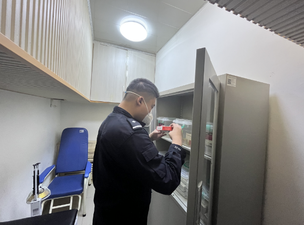 延边边境管理支队双目峰边境检查站开展储备药品清理检查工作