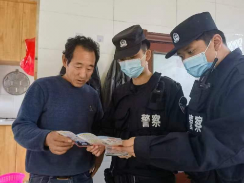 立足岗位做贡献 为民服务显初心