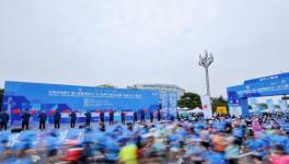 长城华西银行·2025德阳市广汉三星堆半程马拉松暨“跑遍四川”德阳站迈出文体旅商融合新步伐