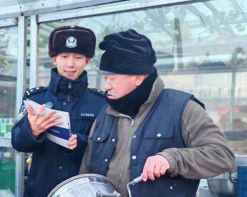 警民同心筑屏障 共护边境保平安